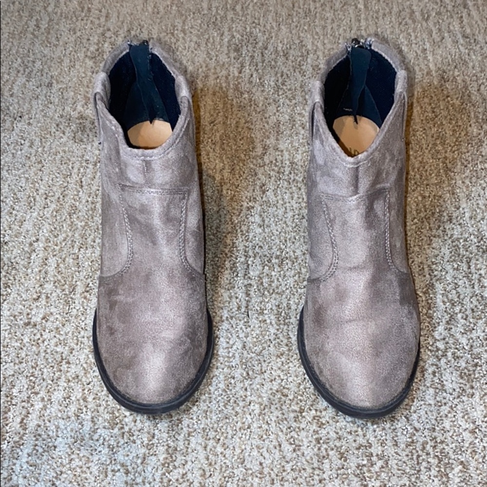 Taupe suede booties